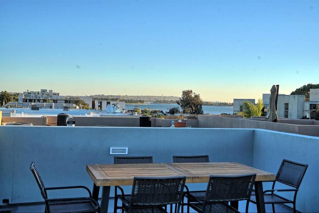 3bd Sleeps 8 Rooftop Bayside Feel The Ocean Breeze Casa de férias