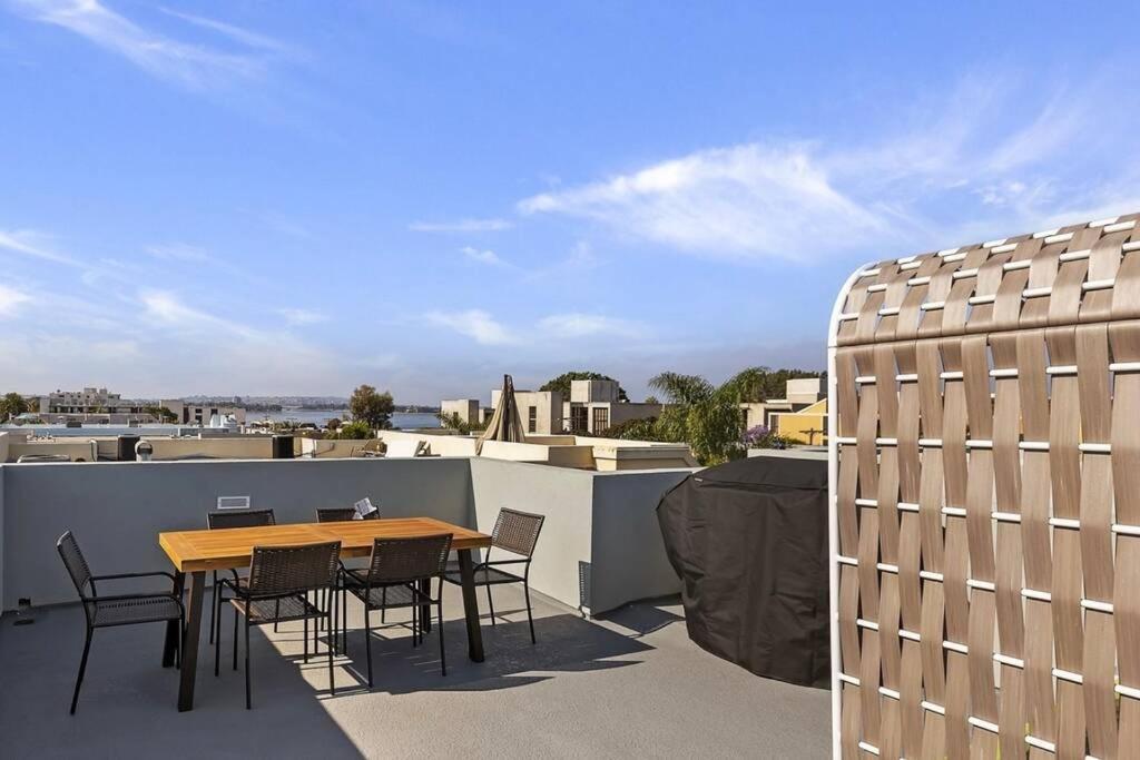 3bd Sleeps 8 Rooftop Bayside Feel The Ocean Breeze Casa de férias San Diego