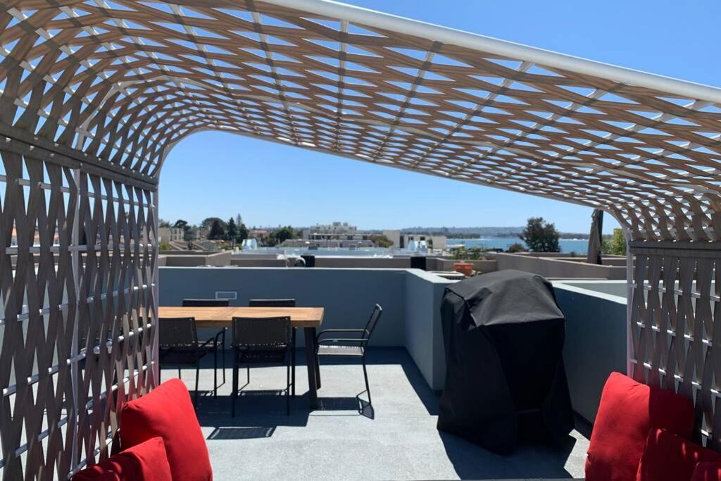 3bd Sleeps 8 Rooftop Bayside Feel The Ocean Breeze Casa de férias